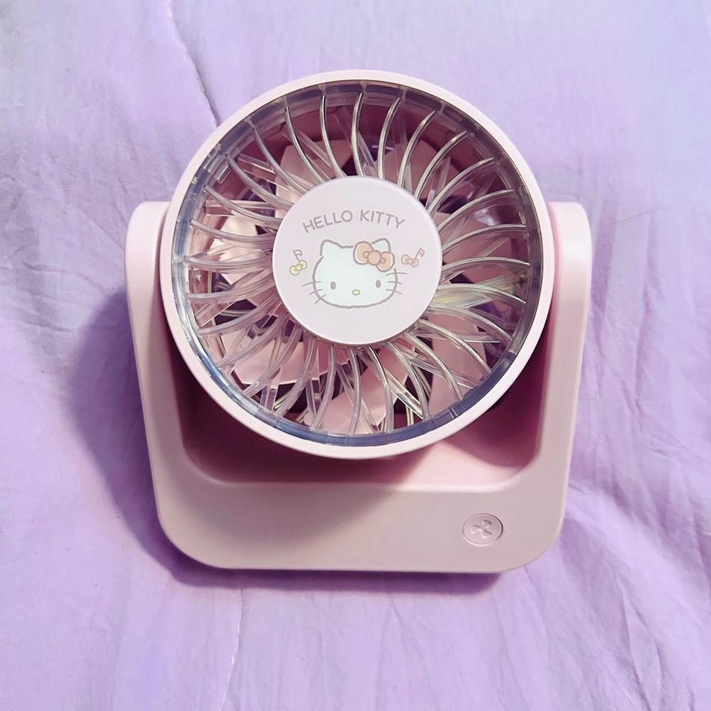 Hello Kitty Portable Desk Fan - Picture 2 of 4